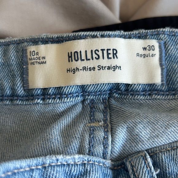 Hollister Light Blue High-Rise Denim - Picture 2 of 4